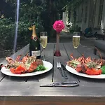 De Haen Luxury Villa: Private With Jacuzzi And Sauna Apartment *